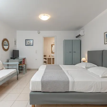 Annita's Village Aparthotel 3*